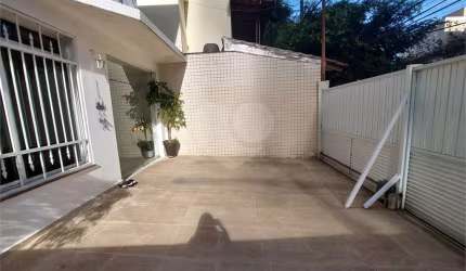 Casa com 3 quartos à venda em Boqueirão - SP