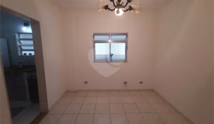 Apartamento com 1 quartos à venda em Embaré - SP