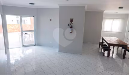 Apartamento com 3 quartos para locação em Pitangueiras - SP