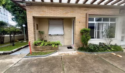 Casa com 3 quartos à venda em Vila Mathias - SP