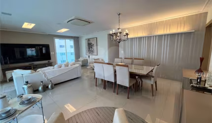 Apartamento com 4 quartos à venda ou para locação em Embaré - SP
