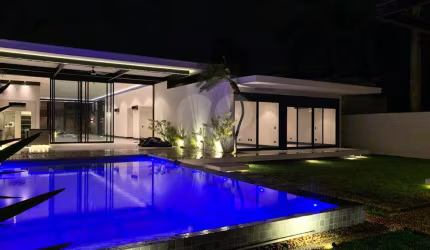 Casa com 6 quartos à venda em Jardim Acapulco - SP