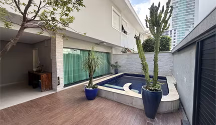 Casa de vila com 3 quartos à venda em Aparecida - SP
