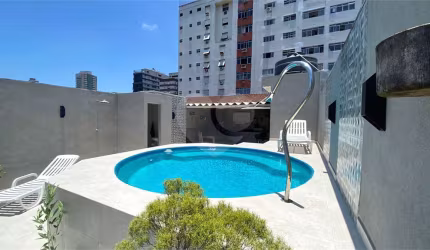 Sobrado com 3 quartos à venda em Boqueirão - SP