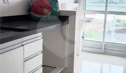 Apartamento com 2 quartos à venda ou para locação em Vila Mathias - SP