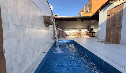 Casa térrea com 3 quartos à venda em Vila Mathias - SP