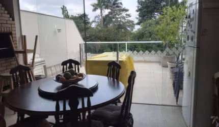 Sobrado Jardim Hollywood