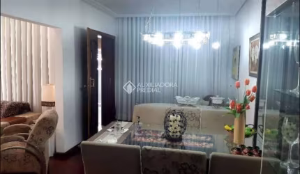 Sobrado com 4 dormitórios à venda por R$ 800.000,00 - Alves Dias - São Bernardo do Campo/SP