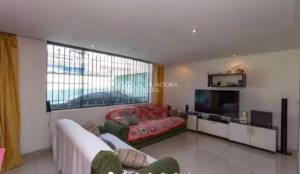 Sobrado com 3 dormitórios à venda por R$ 750.000,00 - Taboão - Diadema/SP