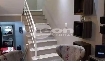 Casa em Condomínio à Venda - Parque dos Pássaros