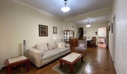 Casa térrea com 3 quartos, 3 vagas de garagem em São Bernardo do Campo, no Centro à venda