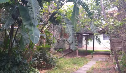 Terreno - são 330m² com 12,5 de frente por 23,5 de fundos próximo do Shopping taboão