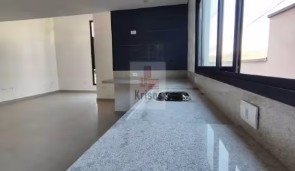 Sobrado com excelente acabamento e construção diferenciada no Potal dos Ipes lll