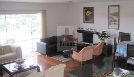 Excelente Casa no Jardim Leonor, com 4 dormitórios (3 suítes), 4 vagas... imperdivél!!!