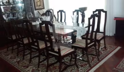 Excelente casa térrea com 4 vagas