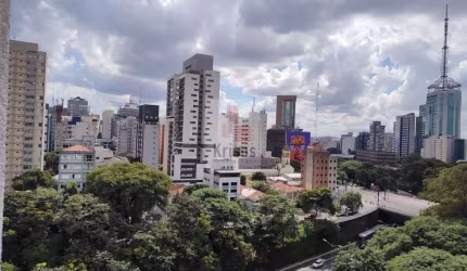 50m a pé da estação Paraíso
