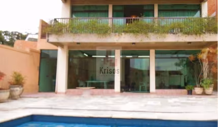 Sobrado de 610m² à Venda no Parque dos Príncipes ? 4 Suítes, Piscina e 6 Vagas