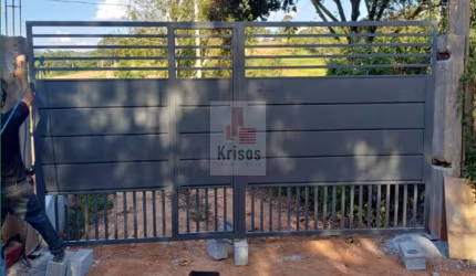 TERRENO EM CONDOMINIO FECHADO.