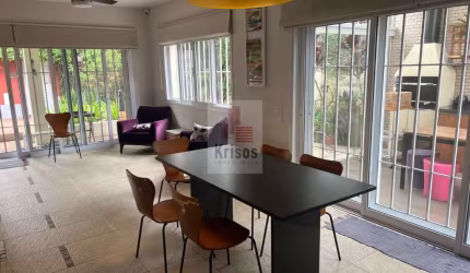 Casa Térrea à Venda - Rua Fechada com Segurança!