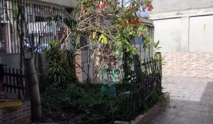 térrea assobrada com quintal grande
