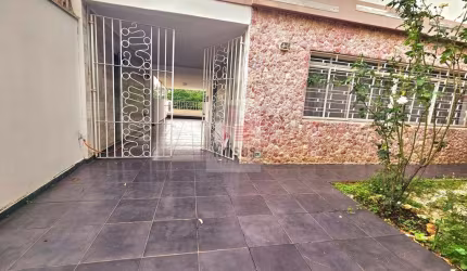 Casa Ampla de 240m² à Venda na Vila Ipojuca com 4 dormitórios 1 suíte 2 vagas