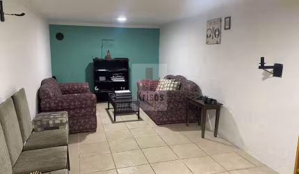 Encante-se com este Sobrado de 3 Quartos na Vila Indiana!