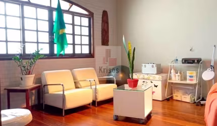 Casa térrea Butantâ 4 dormitórios e 2 suítes com churrasqueira.