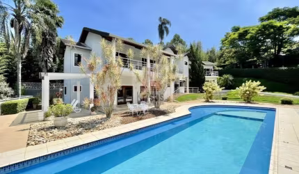 Sua Nova Casa dos Sonhos: Moderna, Integrada e de Alto Padrão!