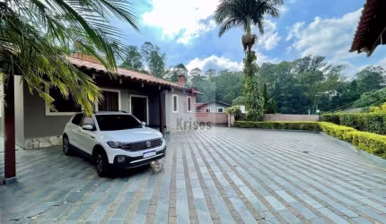 Excelente Casa Térrea em Localização Privilegiada!