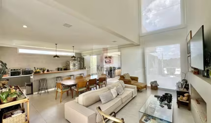 Casa Moderna Integrada com Acabamento de Alto Padrão e Vista Deslumbrante!