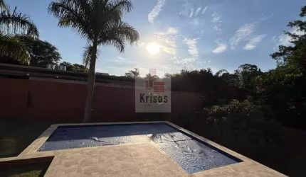 Impressionante Casa Nova de Alto Padrão: Modernidade, Conforto e Segurança!