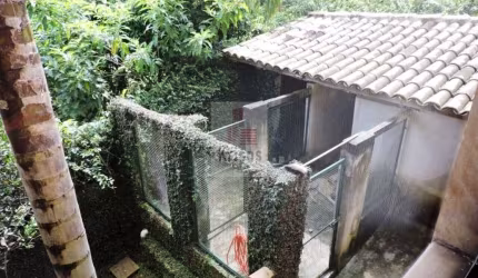 Luxuosa Casa de Alto Padrão com Vista Deslumbrante para a Natureza!