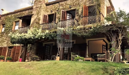 Encantadora Casa de Campo Rústica: Uma Joia Com Personalidade e Conforto!