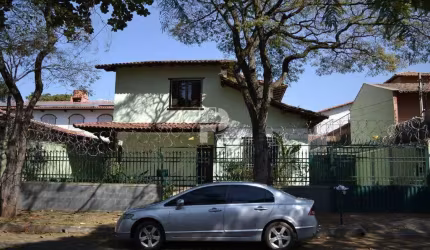Casa ótima localização, comercial e residencial.