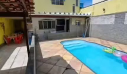 CASA COM QUATRO QUARTOS, BAIRRO ALESSANDRA CAMPO GRANDE RJ.