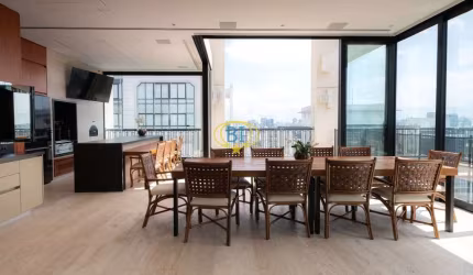Luxuosa Cobertura de 5 Quartos na Vila Olímpia, São Paulo-SP: 5 Suítes, 3 Salas, 7 Banheiros, 8 Vagas de Garagem, 750m² de Área.