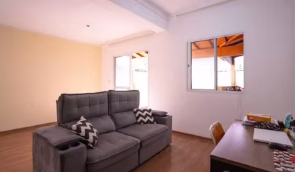 Imperdível! Casa à venda em Jundiaí-SP, bairro Engordadouro: 3 quartos, 1 suíte, 3 banheiros, 2 vagas, 85m². Confira!