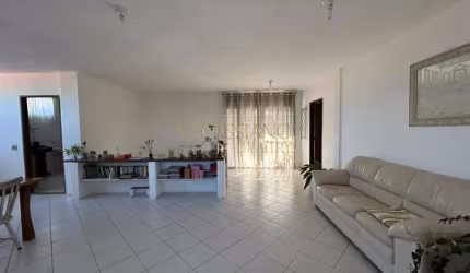 Sobrado à venda de 362m² | 04 dormitórios, sendo 03 suítes e 04 vagas de garagem | Jardim Alvorada - São José dos Campos |