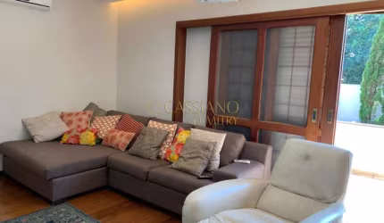 Sobrado à venda de 339m² | 03 dormitórios, sendo todos suítes e 02 vagas de garagem | Jardim Esplanada II - São José dos Campos |