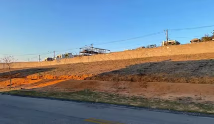 Terreno à venda de 600m² | Condomínio Colinas do Paratehy Sul - São José dos Campos |