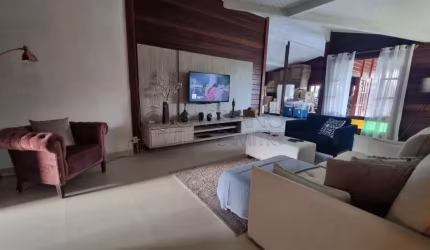 Casa à venda de 660m² | 04 dormitórios, sendo 02 suítes e 04 vagas de garagem | Cond. Alpes de Guararema - Jardim Itapema | Guararema |
