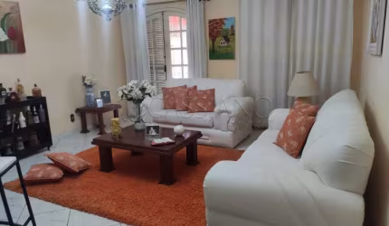 Casa térrea à venda de 240m² | 03 dormitórios, sendo 01 suíte e 02 vagas de garagem | Vista Verde - São José dos Campos |