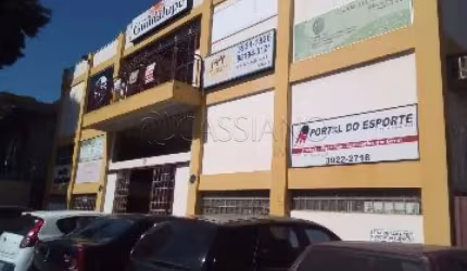 Prédio comercial à venda de 678m² | 10 banheiros e 06 vagas de garagem | Jardim América - São José dos Campos |