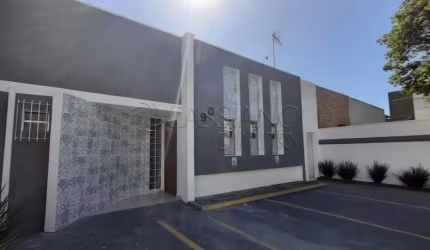 Ponto comercial à venda de 240m² | 06 banheiros e 04 vagas de garagem | Vila Ema - São José dos Campos |