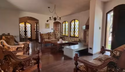 Casa à venda de 222,70m² | 04 dormitórios, sendo 02 suítes e 05 vagas de garagem | Jardim Apolo - São José dos Campos |