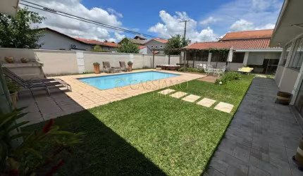 Sobrado à venda de 543,73m² | 05 dormitórios, sendo 03 suítes e 03 vagas de garagem | Condomínio Jardim das Colinas - Jardim das Colinas | São José dos Campos |