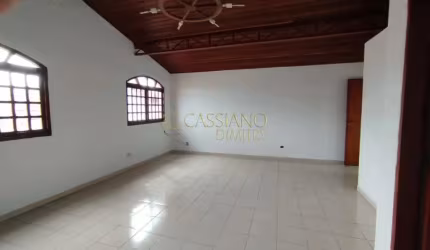 Sobrado comercial e residencial à venda de 302m² | 03 dormitórios, sendo 01 suíte e 04 vagas de garagem | Jardim das Industrias - São José dos Campos |
