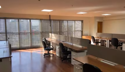 Sala comercial à venda de 170m² | 03 banheiros e 06 vagas de garagem | Edifício Offices 811 - Jardim São Dimas | São José dos Campos |