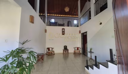 Sobrado à venda de 237m² | 05 dormitórios, sendo 02 suítes e 06 vagas de garagem | Jardim Alvorada - São José dos Campos |