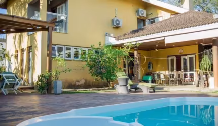 Casa à venda de 380m² |05 suítes, 06 banheiros e 09 vagas de garagem | Condomínio Terras  De Sant`Anna - Jardim Altos de Santana I - Jacareí